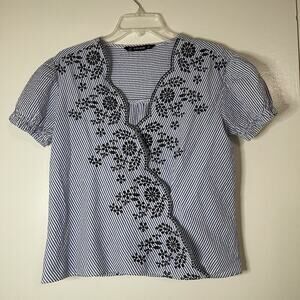 ZARA blue striped floral embroidered scallop hem vneck short sleeve shirt Small